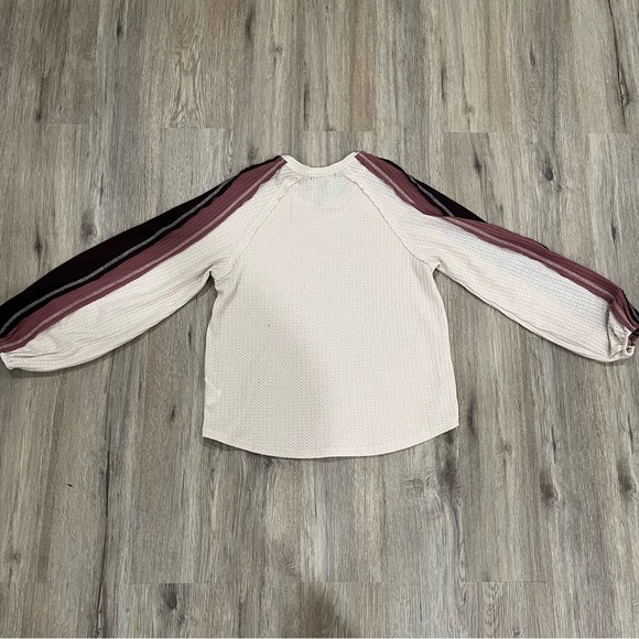 {preloved} Forever 21 Cream Bell Sleeved Top - Picture 5 of 6